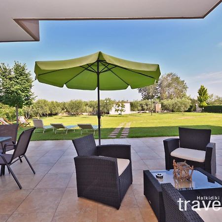 Villa Iris By Rentalspro Services - Agios Mamas Beach Luaran gambar