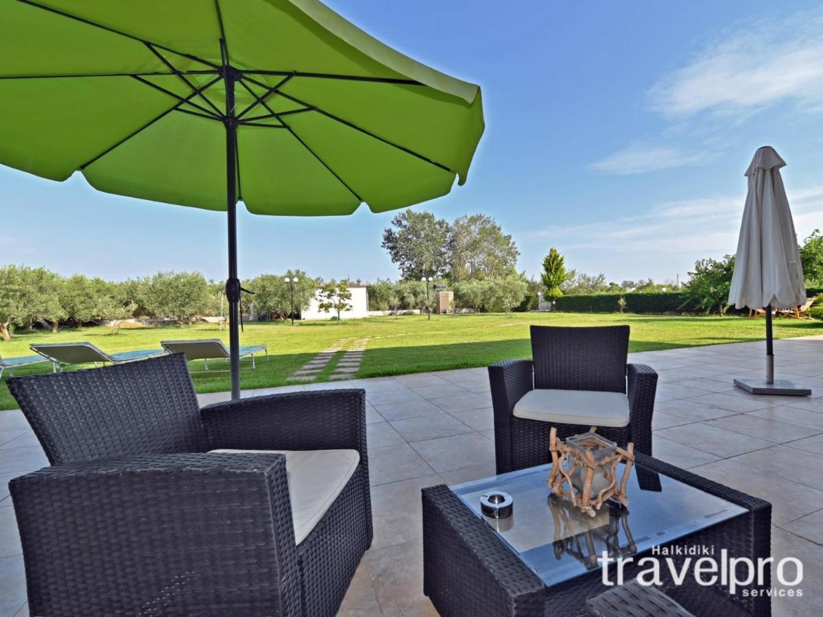 Villa Iris By Rentalspro Services - Agios Mamas Beach Luaran gambar