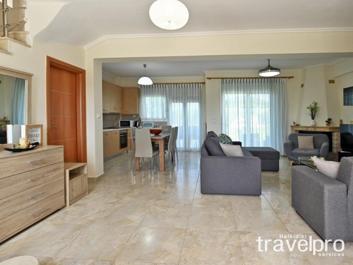 Villa Iris By Rentalspro Services - Agios Mamas Beach Luaran gambar