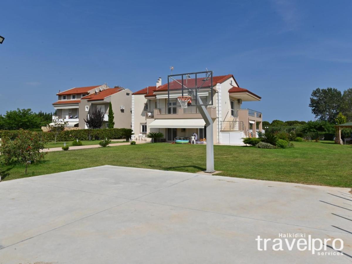 Villa Iris By Rentalspro Services - Agios Mamas Beach Luaran gambar