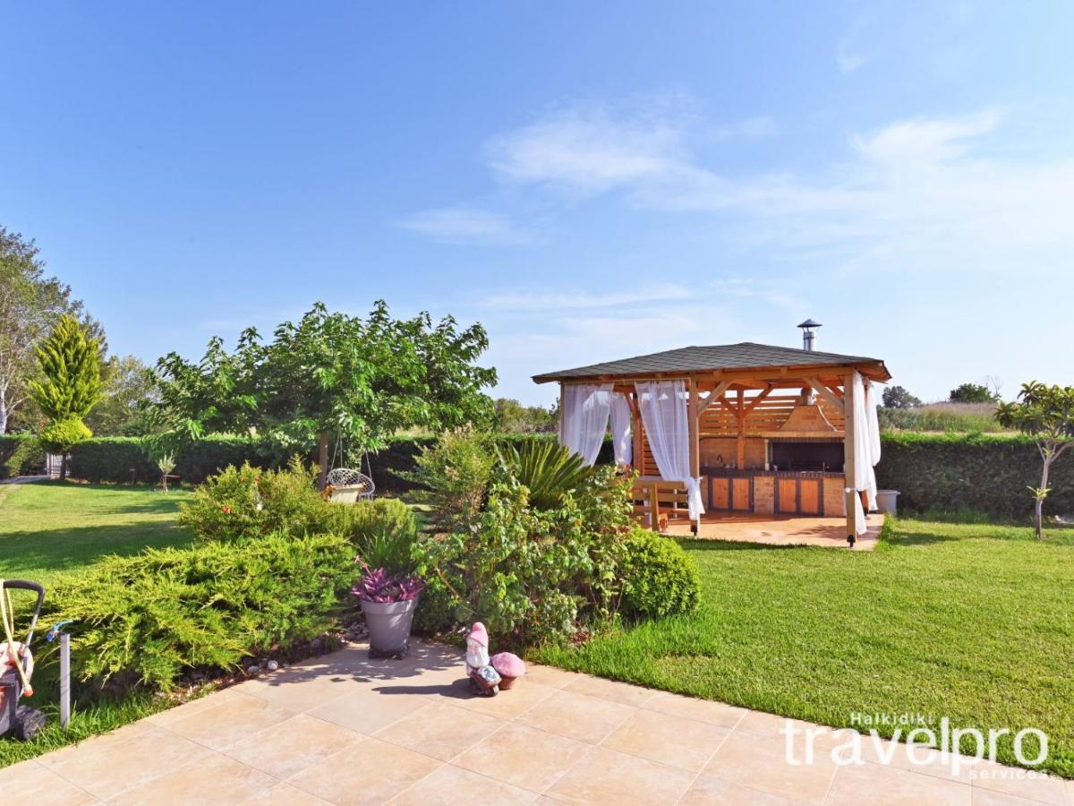 Villa Iris By Rentalspro Services - Agios Mamas Beach Luaran gambar