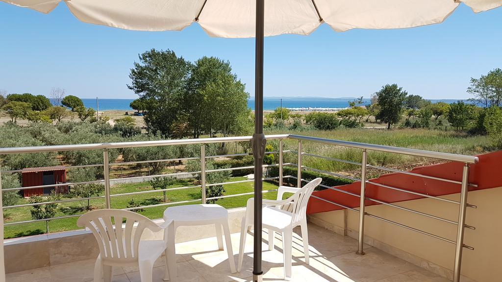 Villa Iris By Rentalspro Services - Agios Mamas Beach Luaran gambar