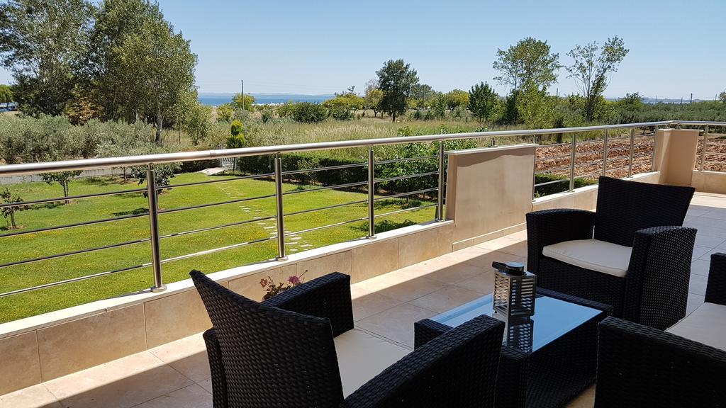 Villa Iris By Rentalspro Services - Agios Mamas Beach Luaran gambar